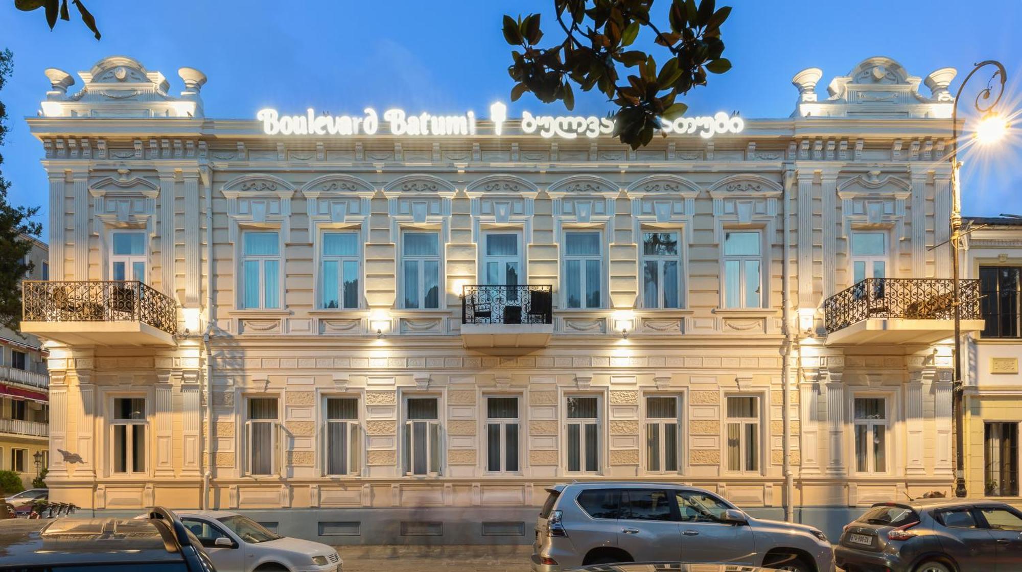 Boulevard Hotel Batumi Kültér fotó
